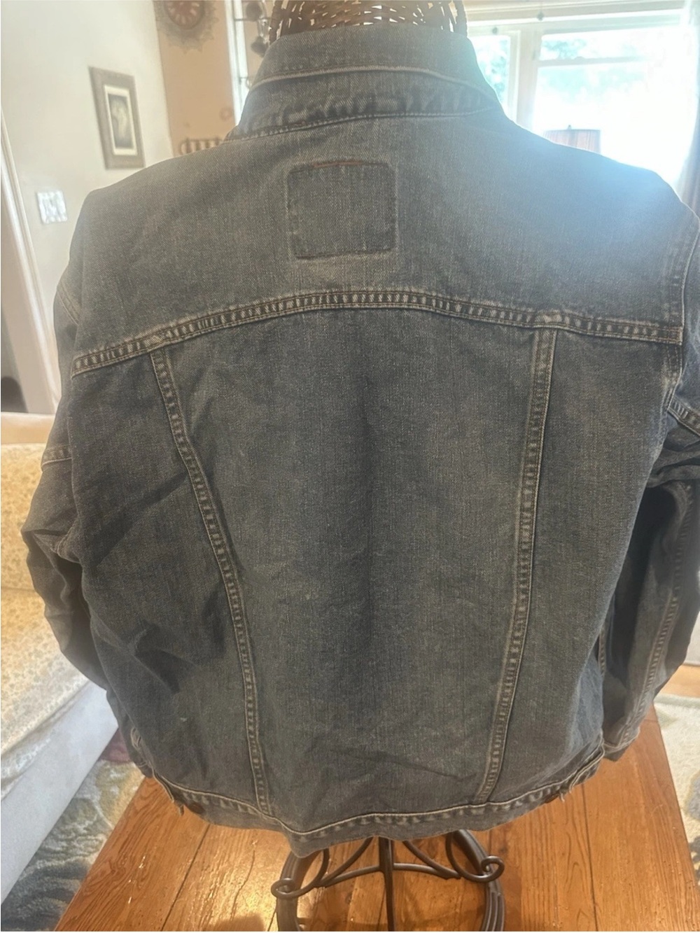 Levi’s Standard Trucker Denim Jacket Medium Wash Button Front Size L 70507 - Picture 6 of 6